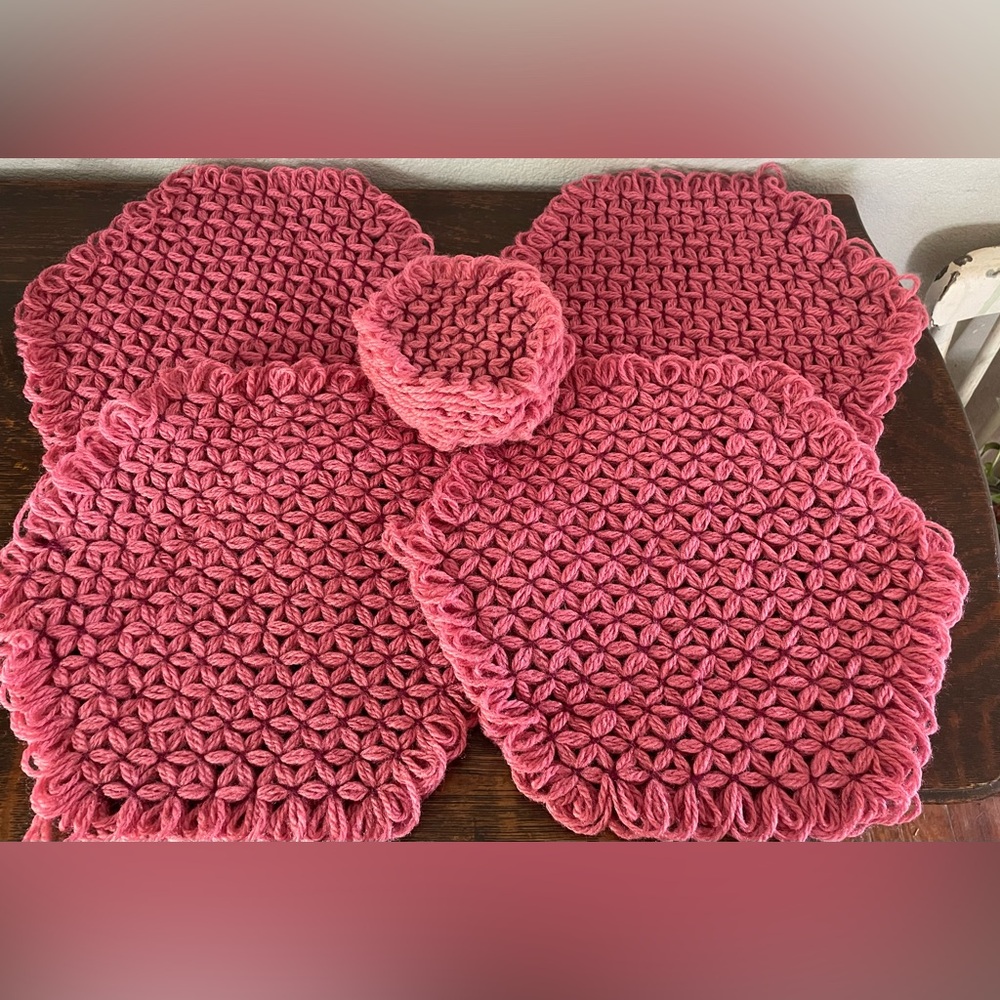 VINTAGE Placemats & Coasters Handmade Crochet Pink Grannie Dining Linens